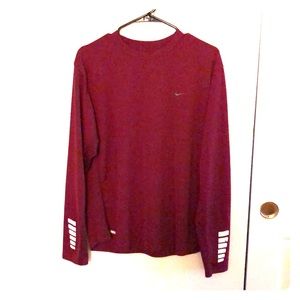 NIKE Men's Athletic/Workout Shirt